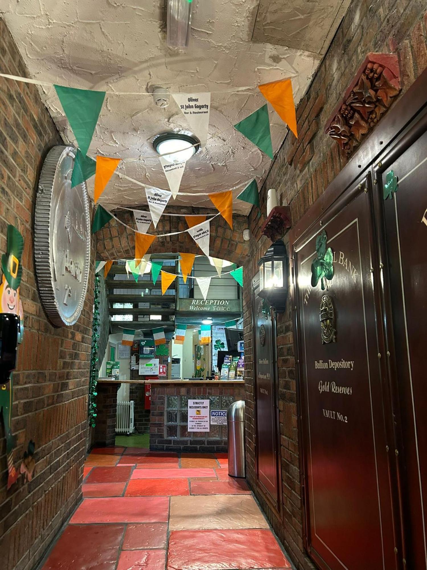 Gogartys Temple Bar Hostel Dublin Exteriör bild